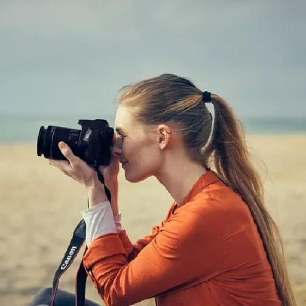 Canon EOS 250D + EF-S 18-55mm f/3.5-5.6 (obsolete ou périmé)