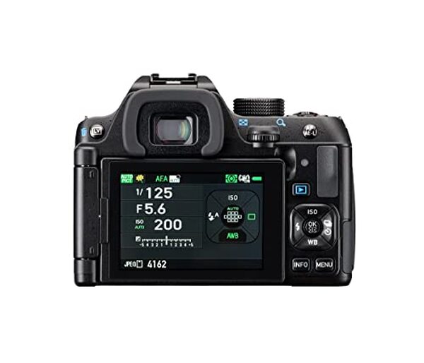 Découvrez notre test du reflex APS-C pentax KF avec l'objectif 18-55 WR, idéal pour les photographes à la recherche de performance par tous les temps.