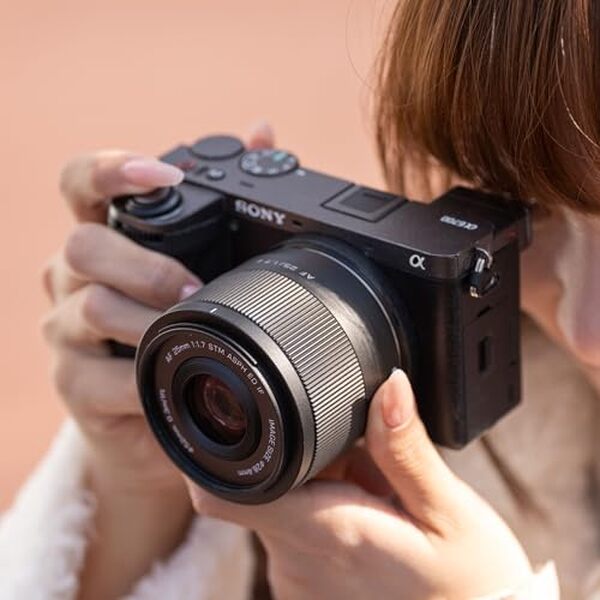 Découvrez notre analyse détaillée de l'objectif Viltrox 25 mm f/1.7 compatible Sony E-Mount : performances, qualité d'image et rapport qualité/prix