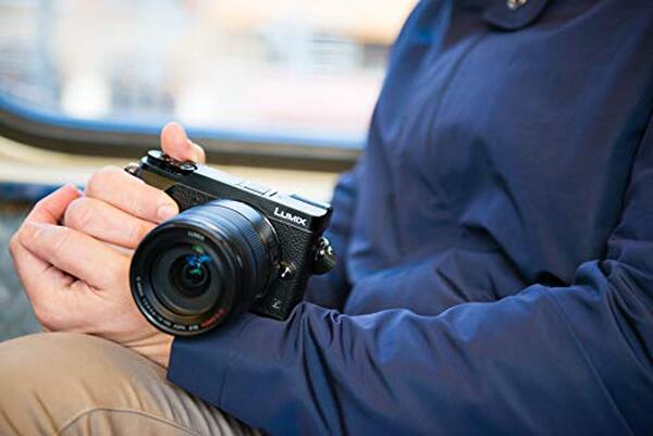 Découvrez le test du Panasonic Lumix GX80K : performance 4K et compacité réunies dans un hybride de choix pour amateurs et professionnels de la photographie