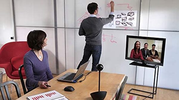 Découvrez notre test complet de la caméra de conférence Logitech BCC950 : qualité vidéo, audio, facilité d'installation et performance en visioconférence.