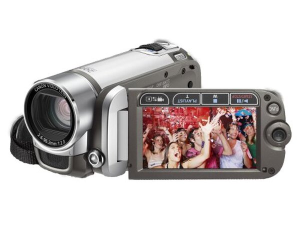 Découvrez notre test complet du caméscope Canon FS200 : zoom optique 37x, écran LCD 2, 7 pouces et performances en vidéo haute définition pour vos enregistrements.