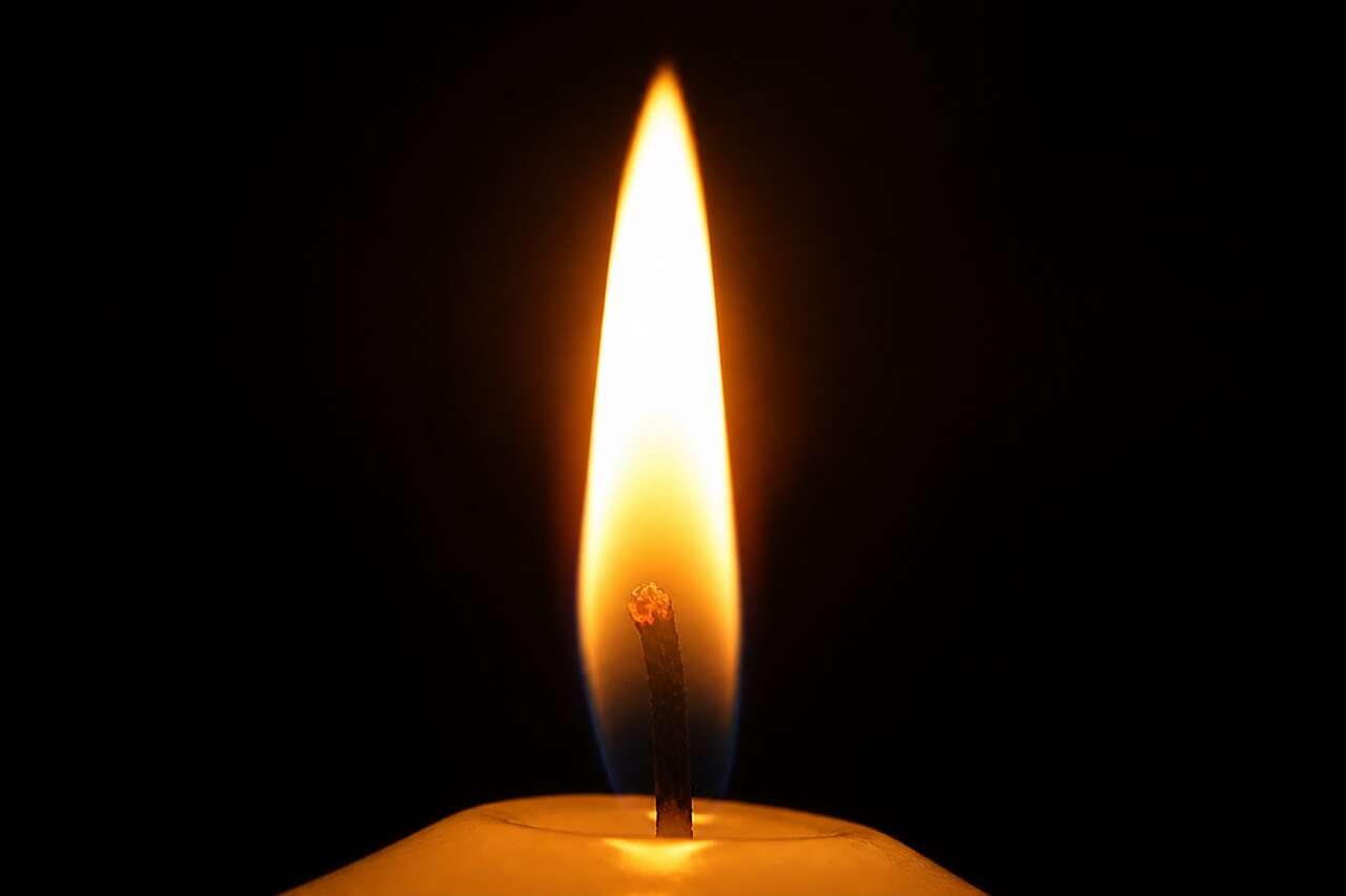 Créer la forme de la flamme avec une silhouette propre Créer la forme de la flamme avec une silhouette propre