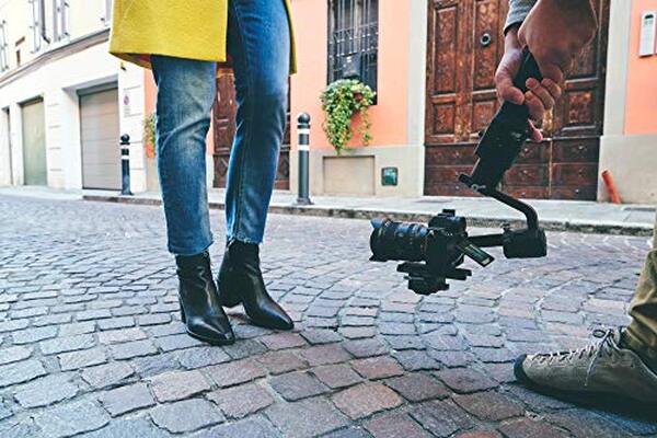 Découvrez notre test détaillé de l'objectif Sony SEL20F18G 20 mm f/1.8 : performances en paysage, qualité vidéo pour vlogging et verdict final. 