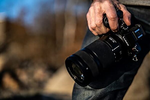 Test complet de l'objectif Panasonic Lumix S 70-300mm : découvrez ses performances en zoom sportif, qualité optique et rendu bokeh pour la photographie professionnelle. 