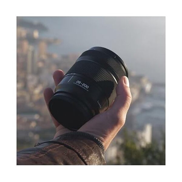 Découvrez notre test complet de l'objectif Panasonic Lumix S 28-200mm F4.0-F7.1 : un téléphoto polyvalent et compact pour la photographie professionnelle et amateur.
